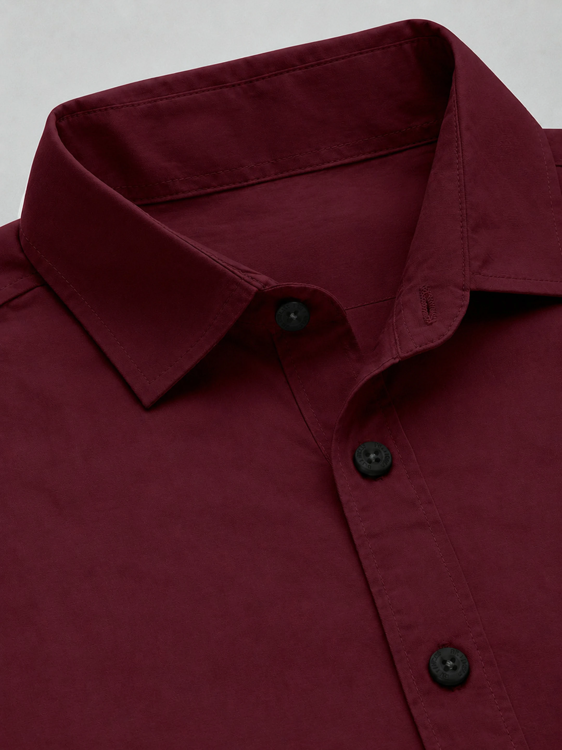 Men Regular Fit Solid Spread Collar Casual Shirt