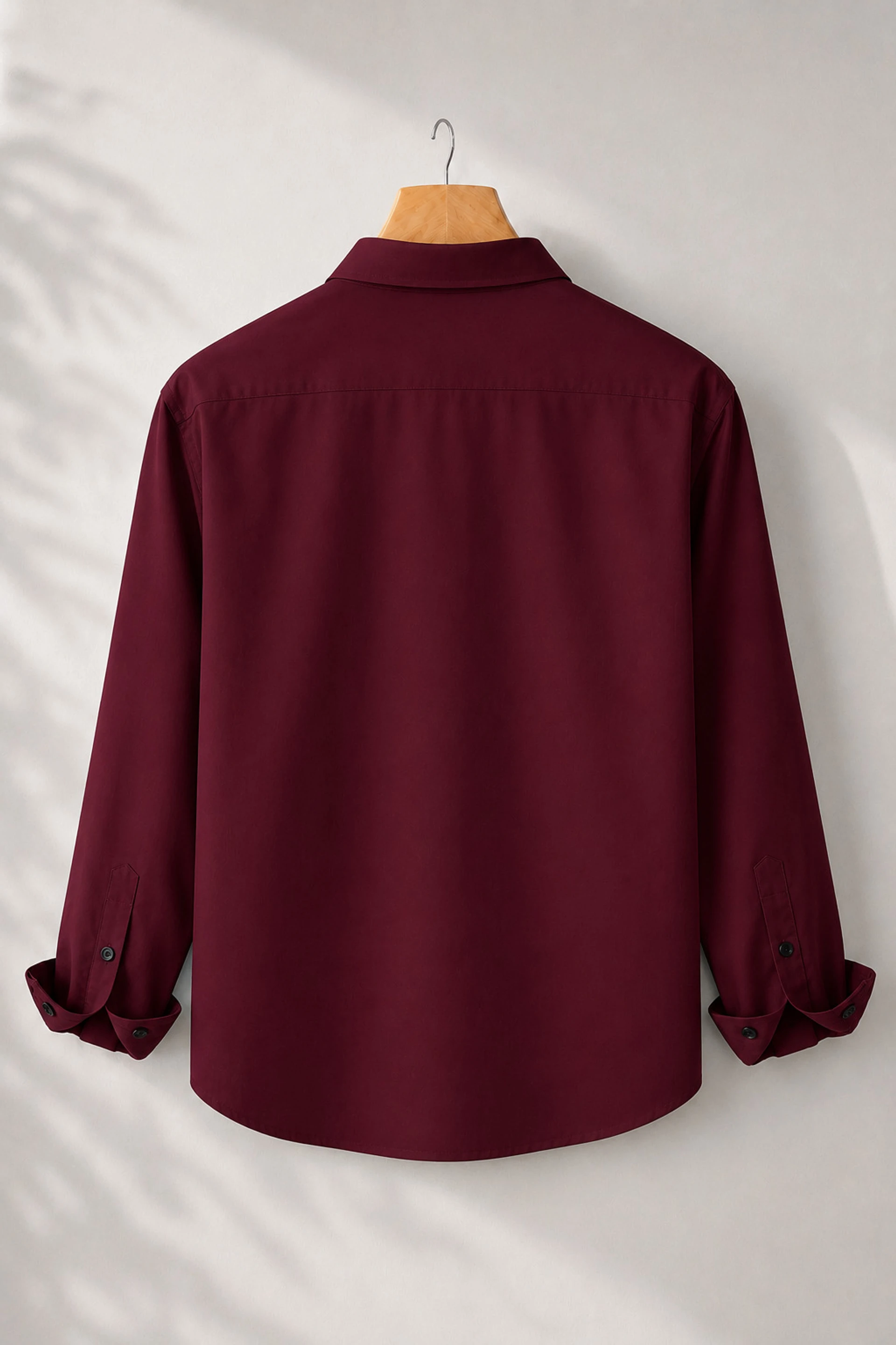 Men Regular Fit Solid Spread Collar Casual Shirt