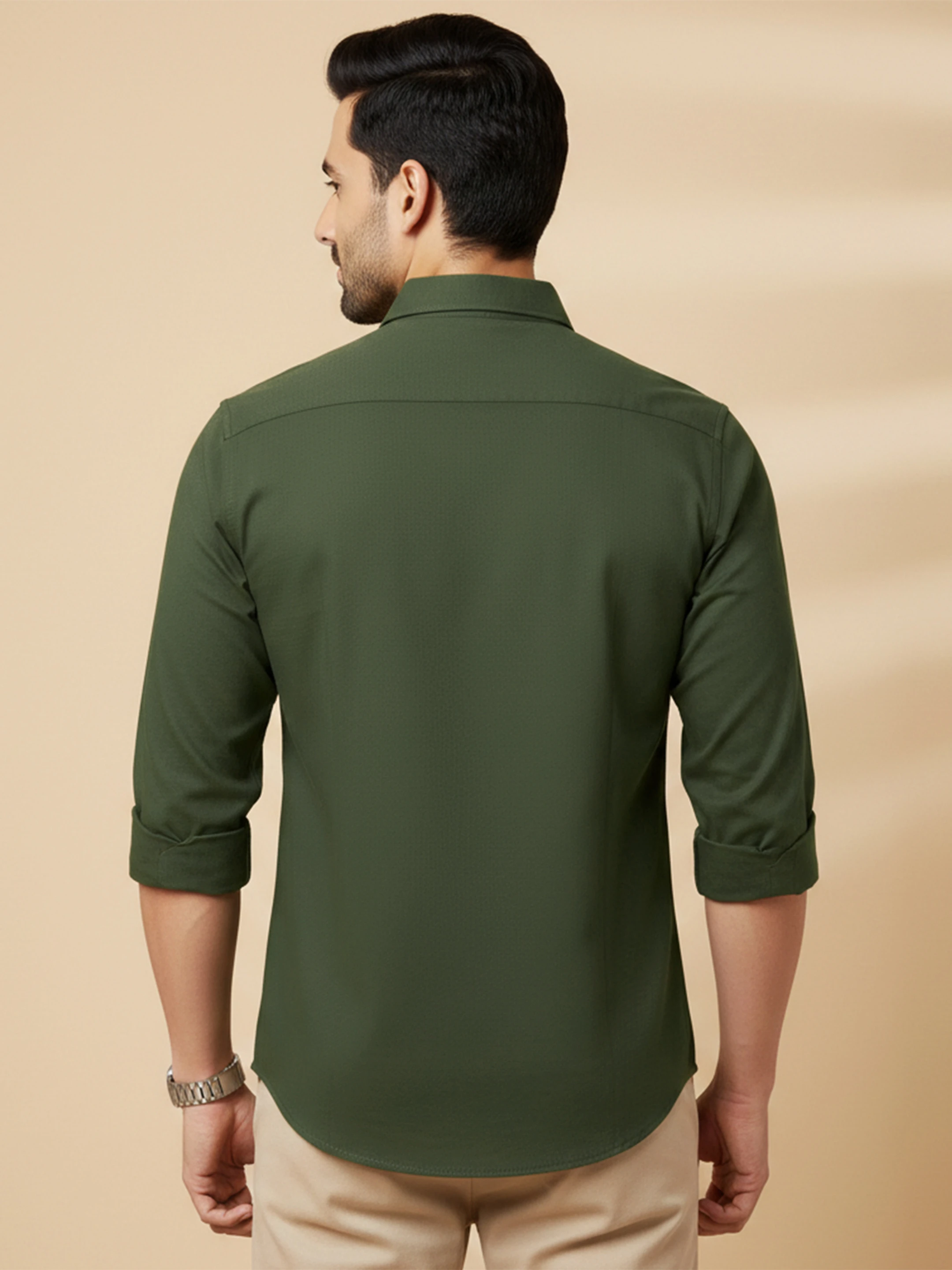 Men Regular Fit Solid Spread Collar Green Casual Shirt