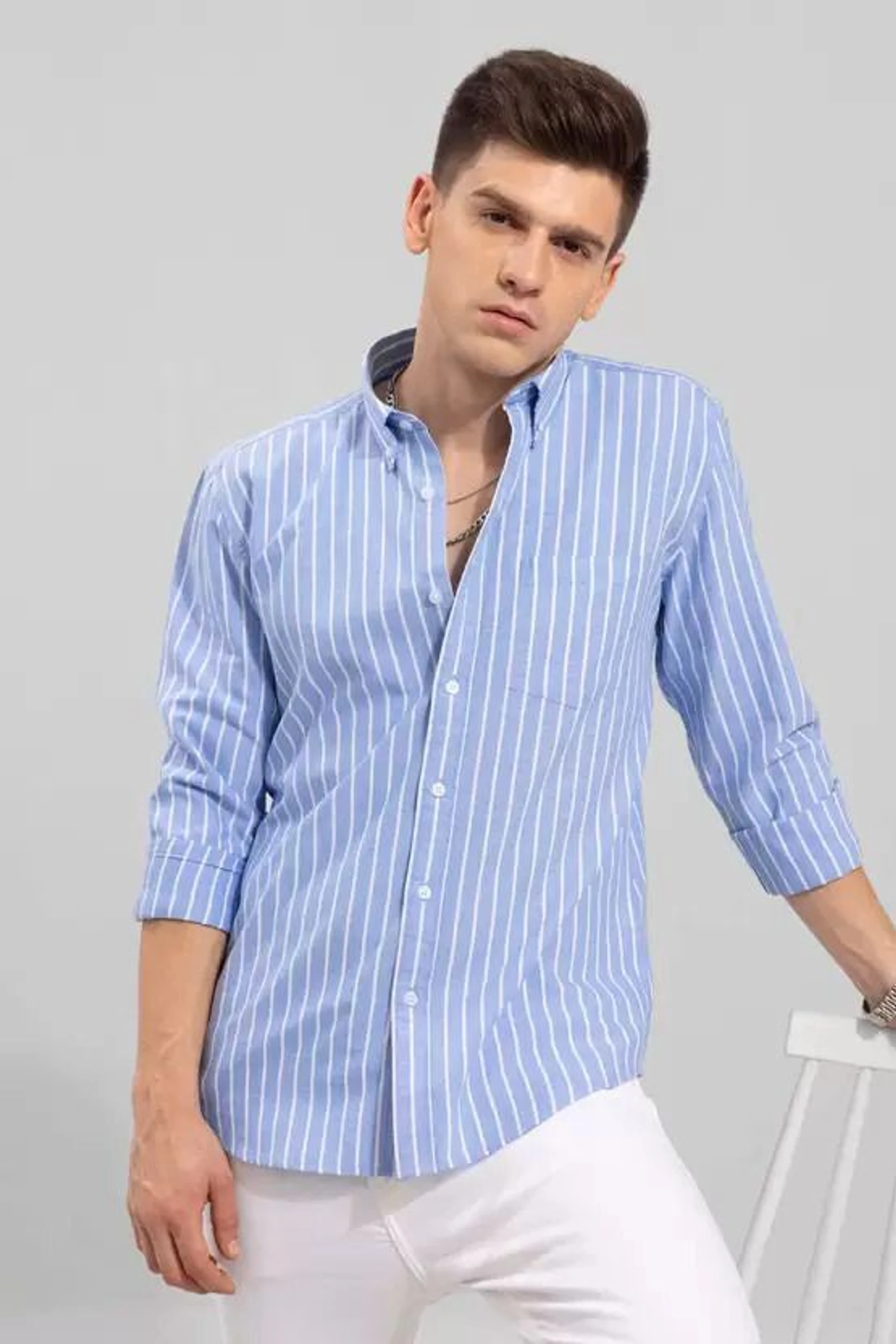 Men Slim Fit Striped Spread Collar Casual Shirt