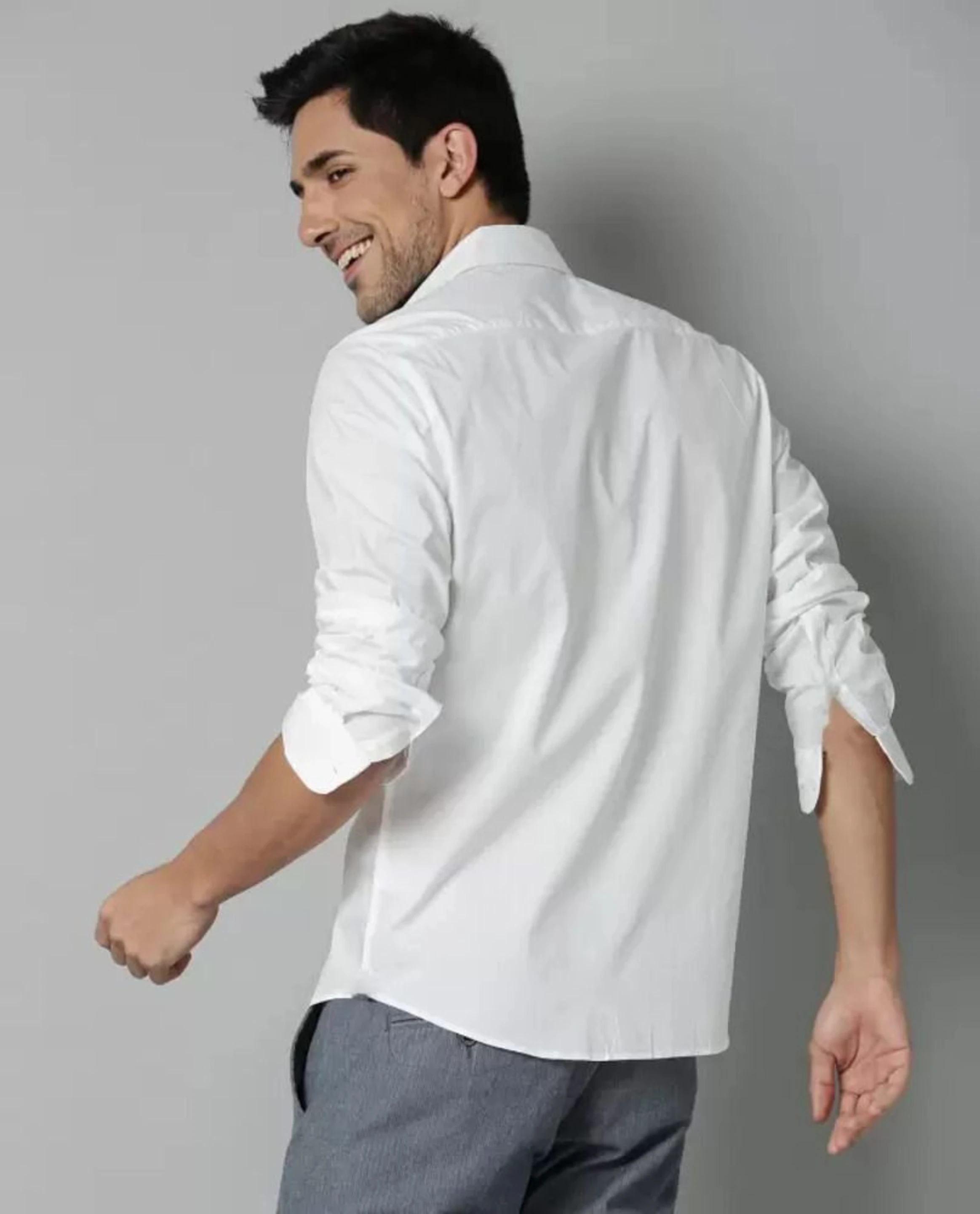 Men Slim Fit Solid Spread Collar Casual Shirt
