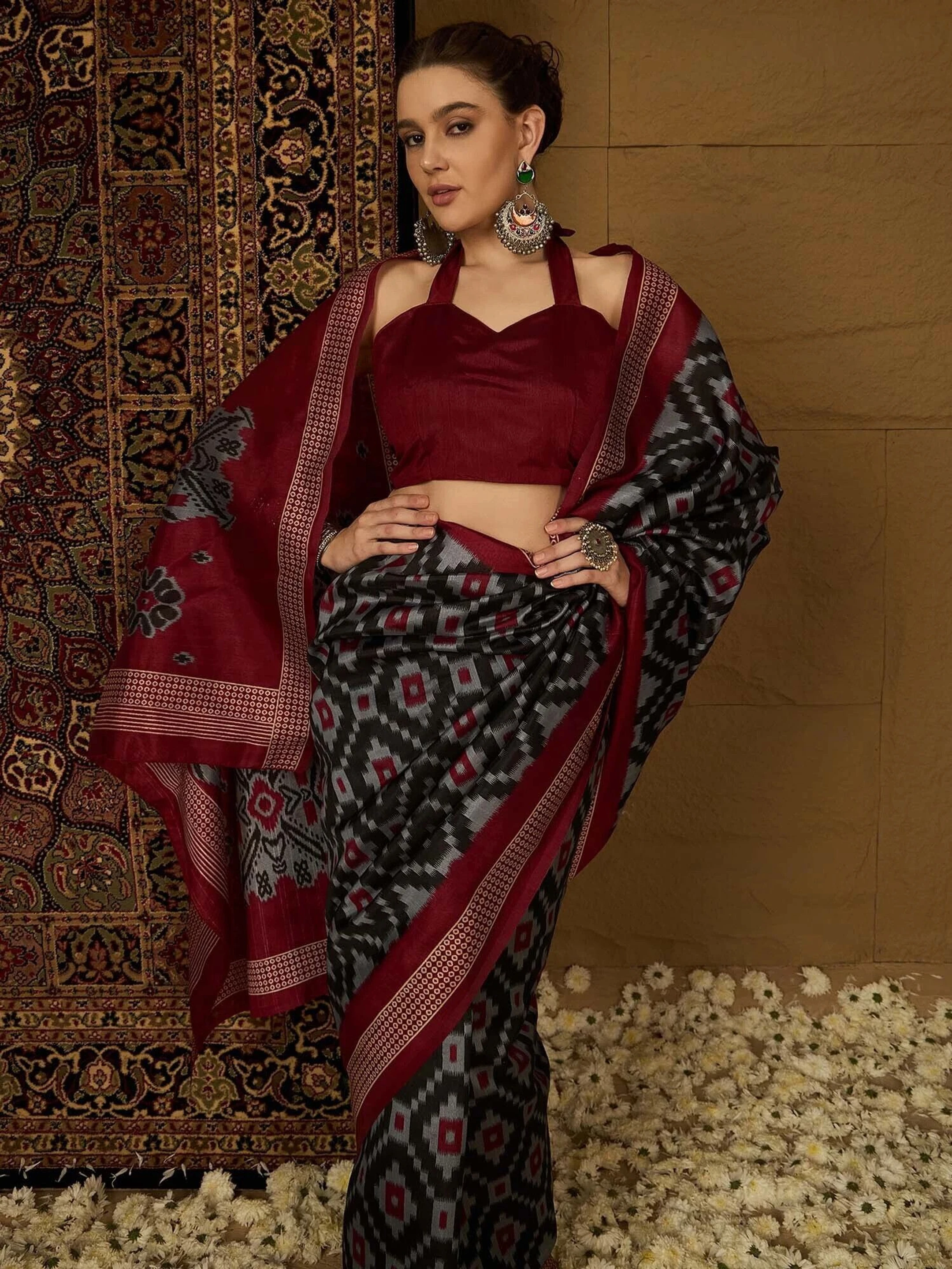 Printed Ikkat Silk Blend Saree (Black)
