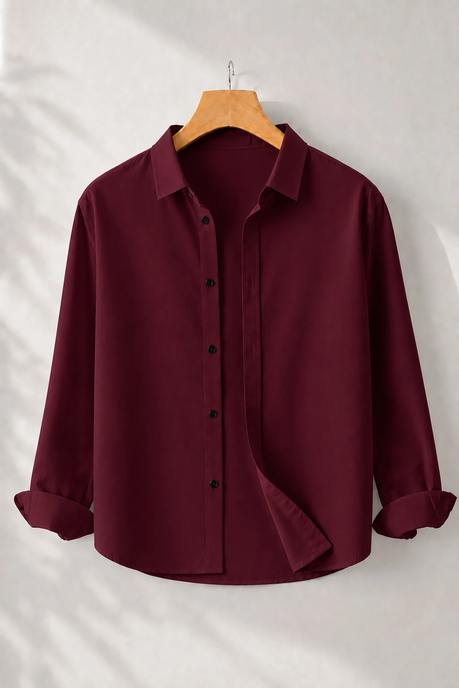 Men Regular Fit Solid Spread Collar Casual Shirt