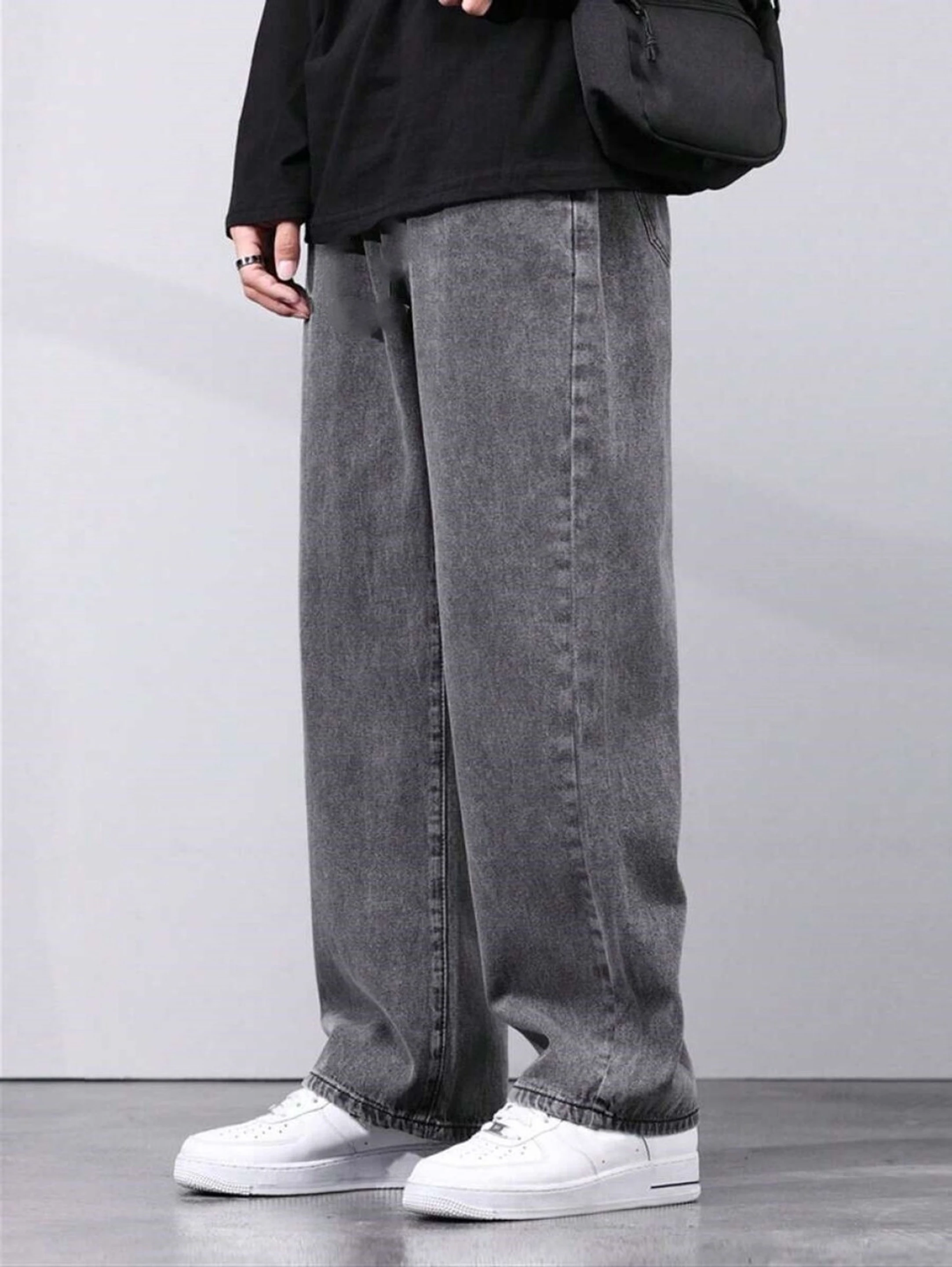 Men Relaxed Fit Mid Rise Grey Jeans