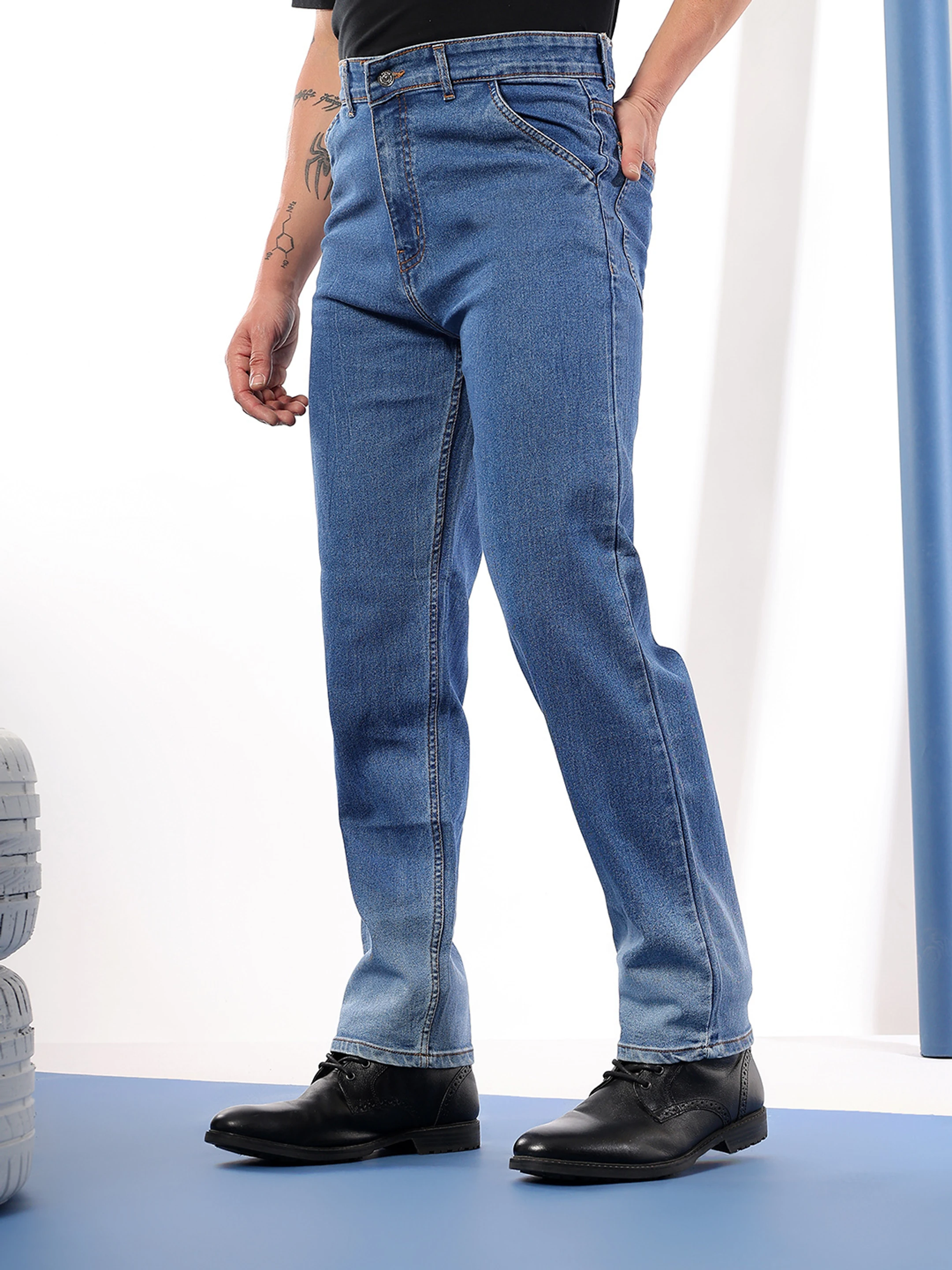 Regular Mid Rise Blue Jeans